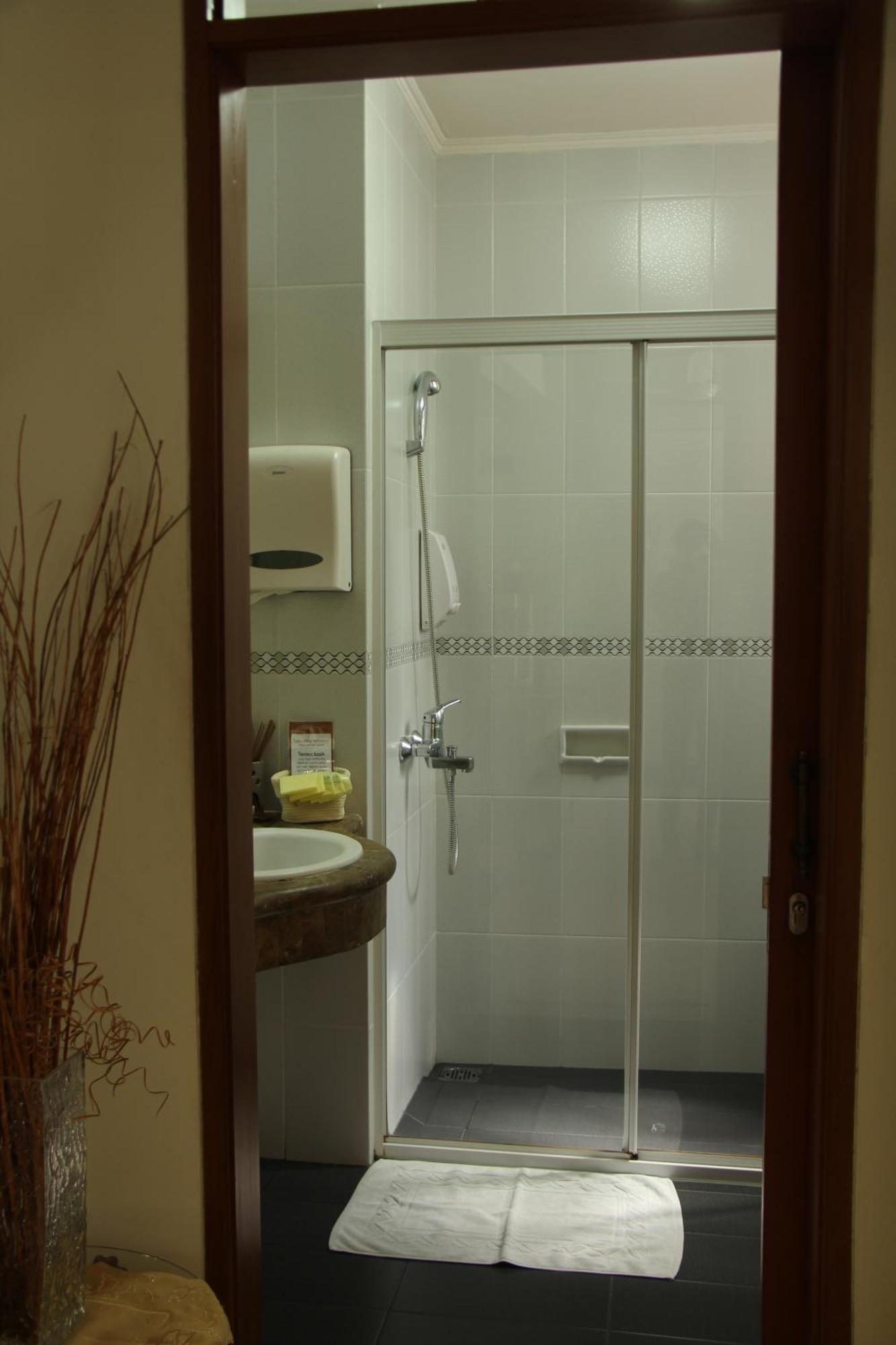 Bed And Breakfast Tomang Jakarta Zimmer foto