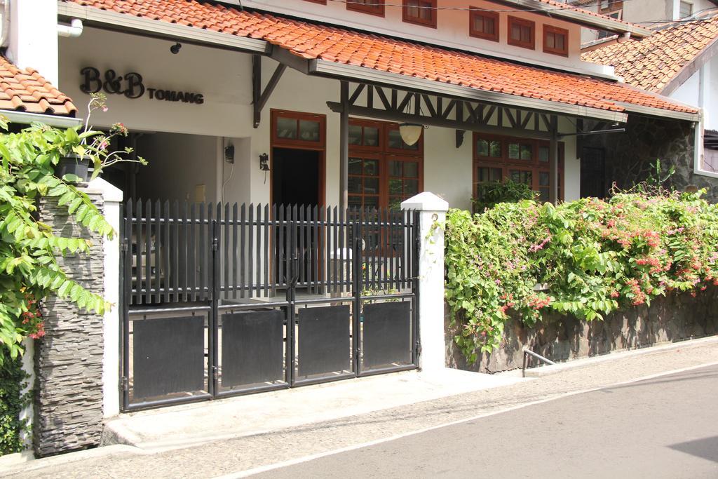 Bed And Breakfast Tomang Jakarta Exterior foto