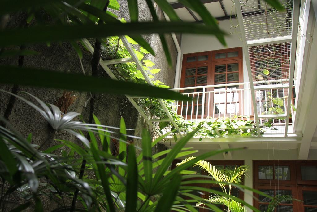 Bed And Breakfast Tomang Jakarta Exterior foto